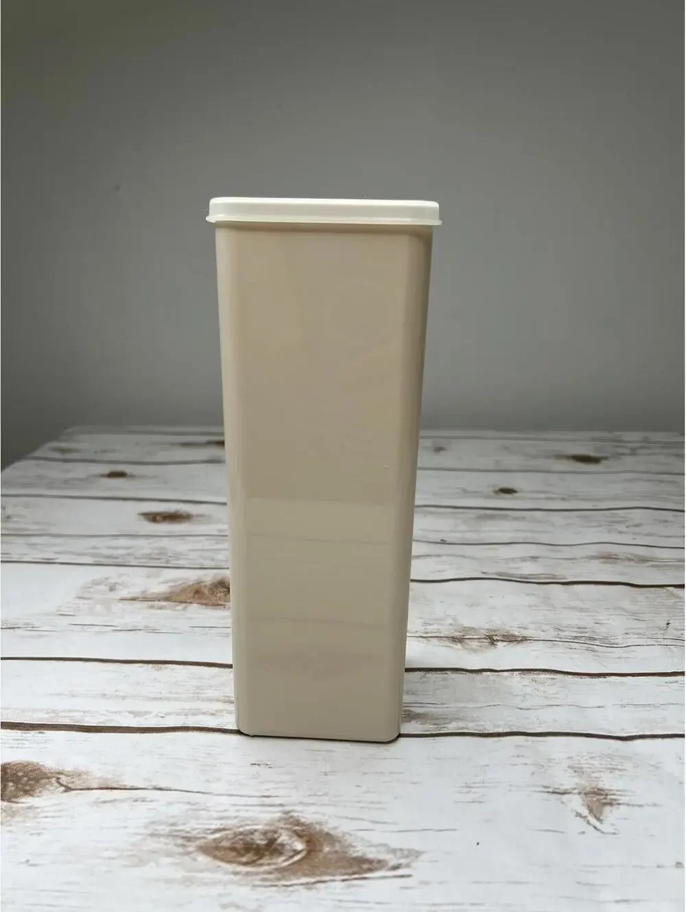 Tupperware Vintage Square‎ Tan Plastic Cracker Saver Container